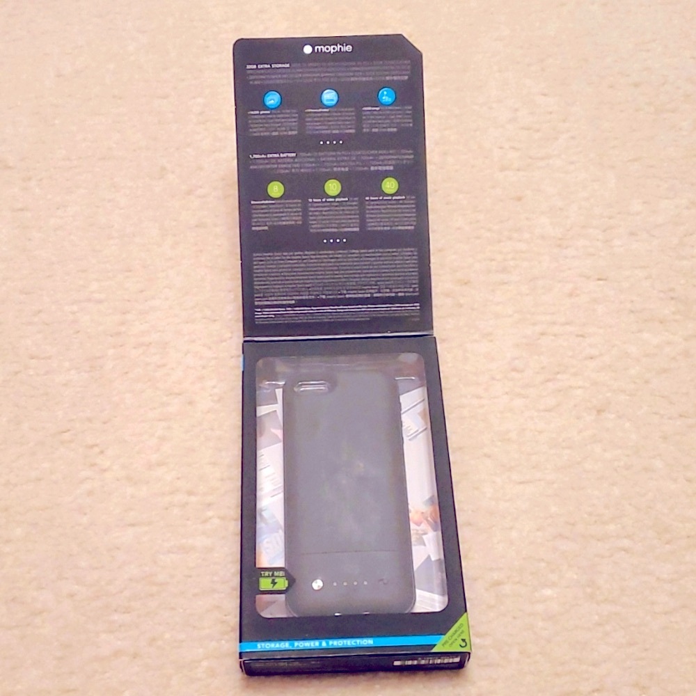 Mophie Case 32GB Iphone 5 Or 5s Still In Factory Sealed Packaging
